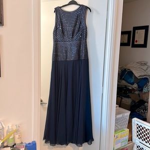 Beautiful gown for any kind of special event.